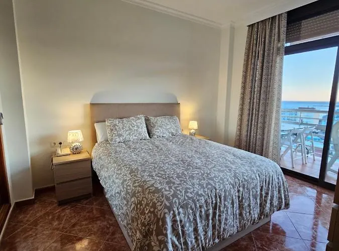 La Roca-mediterraneo Views, 8th Floor-new Kitchen- Pool- Parking-air Conditioning, Ceiling Fans & Free Wifi * Torremolinos