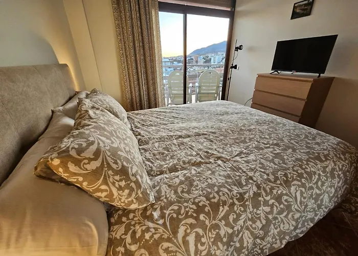 La Roca-mediterraneo Views, 8th Floor-new Kitchen- Pool- Parking-air Conditioning, Ceiling Fans & Free Wifi Torremolinos