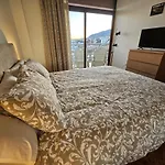 La Roca-mediterraneo Views, 8th Floor-new Kitchen- Pool- Parking-air Conditioning, Ceiling Fans & Free Wifi トレモリノス