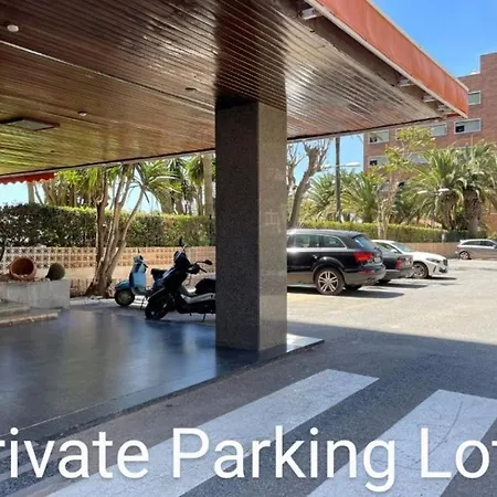 La Roca-mediterraneo Views, 8th Floor-new Kitchen- Pool- Parking-air Conditioning, Ceiling Fans & Free Wifi *