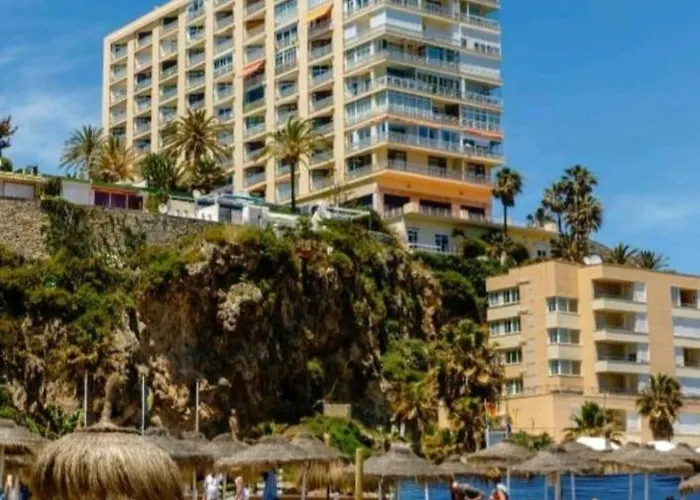 La Roca-mediterraneo Views, 8th Floor-new Kitchen- Pool- Parking-air Conditioning, Ceiling Fans & Free Wifi