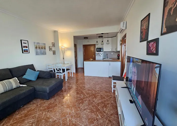 La Roca-mediterraneo Views, 8th Floor-new Kitchen- Pool- Parking-air Conditioning, Ceiling Fans & Free Wifi *