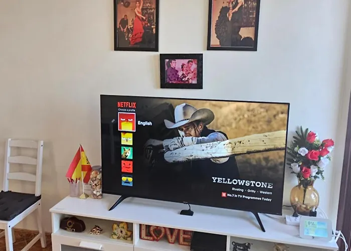 La Roca-mediterraneo Views, 8th Floor-new Kitchen- Pool- Parking-air Conditioning, Ceiling Fans & Free Wifi Торремолинос