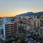 La Roca-mediterraneo Views, 8th Floor-new Kitchen- Pool- Parking-air Conditioning, Ceiling Fans & Free Wifi
